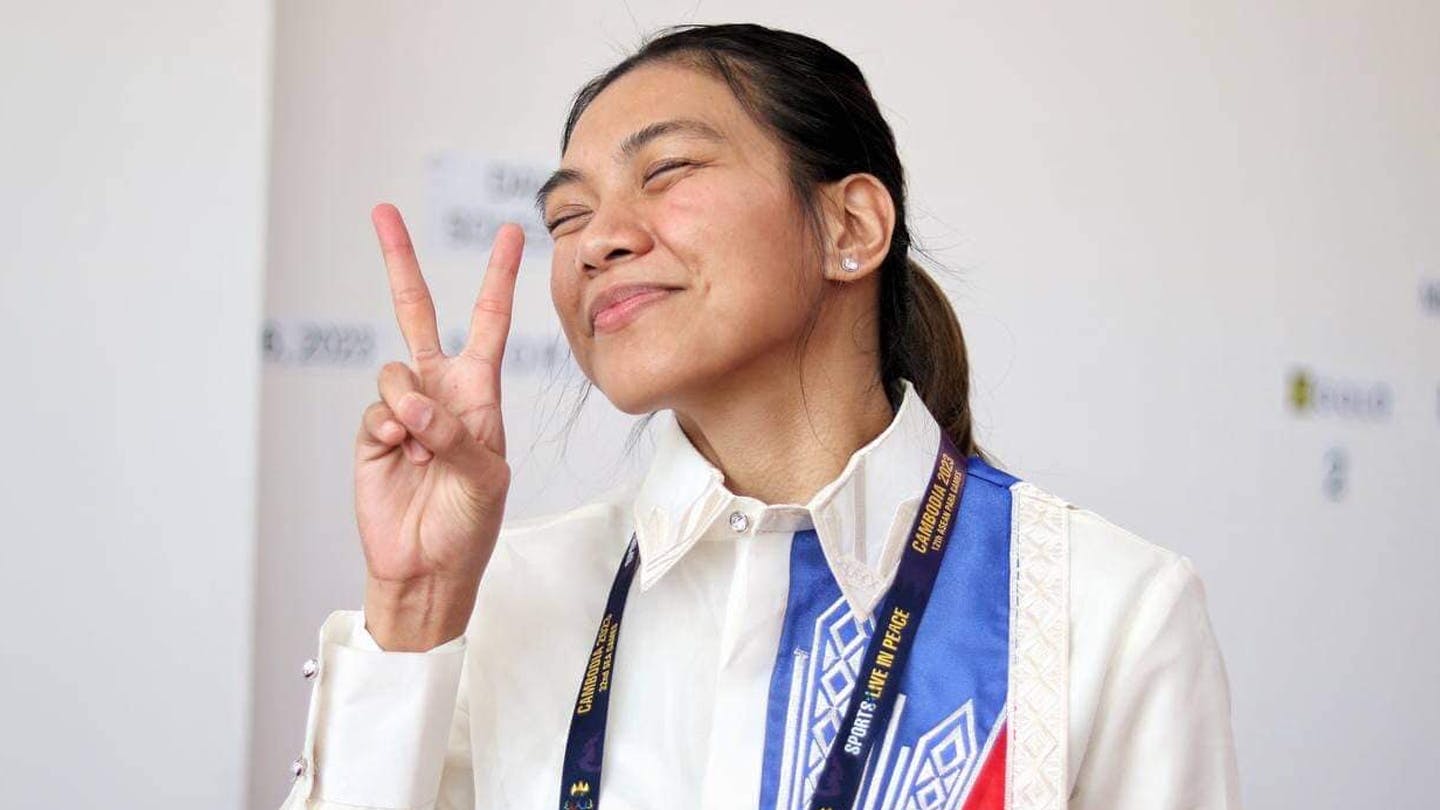 Alyssa Valdezs Perfect Remark After Carrying Flag Of Philippines In Sea Games Opening Ceremony 